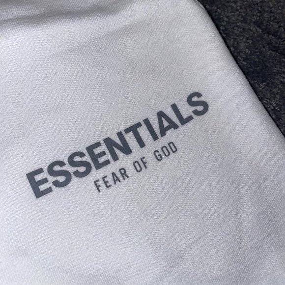 Fear Of God Essentials White Shorts - Picture 6 of 6
